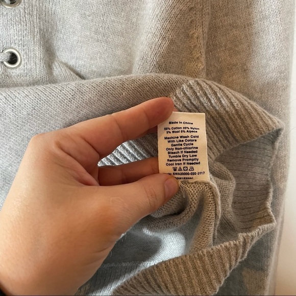Avec Les Filles Lace Up Cropped Sweater Small - Picture 6 of 6